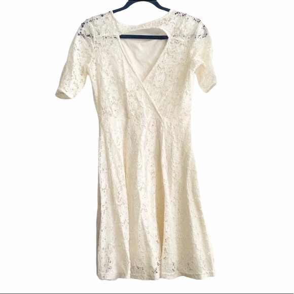 ⭐️Catch My I Ivory Lace Dress juniors L - Picture 3 of 16